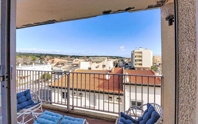 Accommodation:&nbsp;Montreuil 295.3