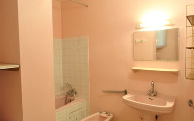 Accommodation:&nbsp;Montreuil 295.2