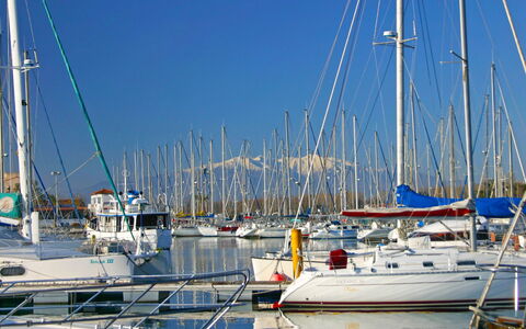 Villa Thiers: Boat, Sky, Watercraft, Water, Mast, Sailboat, Dock, Harbor, Tree, Vehicle