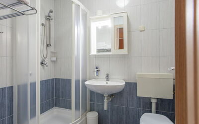 Accommodation:&nbsp;Matilde Beach Resort 200.2