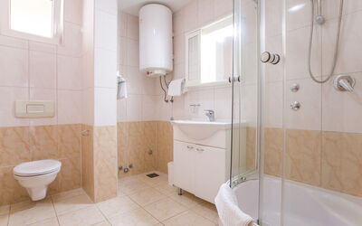 Accommodation:&nbsp;Matilde Beach Resort 200.6