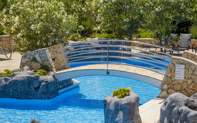 Accommodation:&nbsp;Matilde Beach Resort 200.1