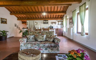 Accommodation:&nbsp;Alba 810.3