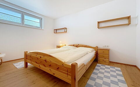Linnehan: Bed, Bedroom, Interior Design, Floor, Bedding, Wood, Flooring, Bed Sheet, Room, Ceiling