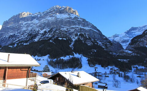 Chalet Almisräba: Sky, Mountain, Snow, Building, Slope, Natural Landscape, Freezing, House, Glacial Landform, Landscape