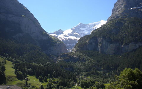 Chalet Almisräba: Sky, Mountain, Plant, Ecoregion, Natural Landscape, Tree, Terrain, Landscape, Cloud, Valley
