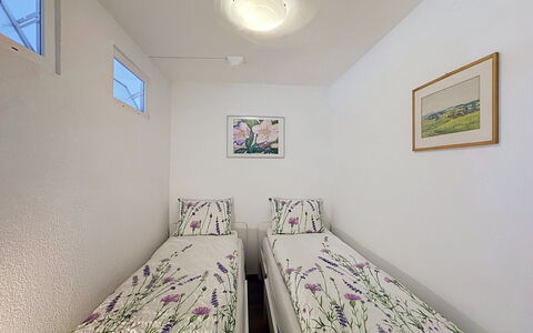 Viktoria a: Wall, Floor, Flooring, Interior Design, Ceiling, Room, Apartment, Bedroom, Bed, Pillow