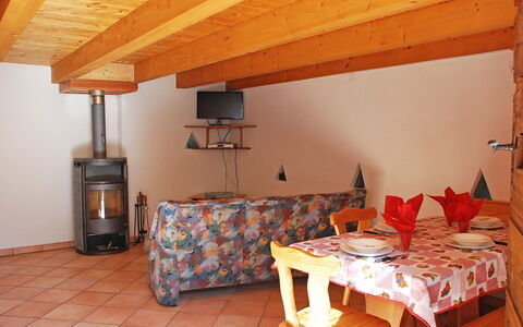 Rustico Pamela: Furniture, Property, Building, Table, Wood, Interior Design, Floor, House, Wall, Lamp