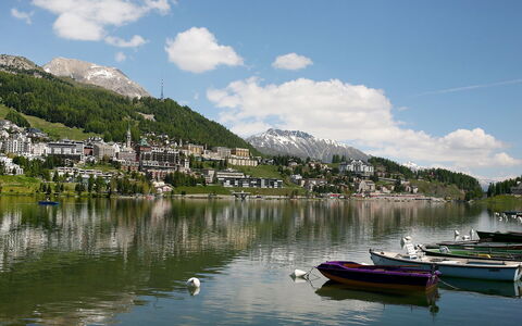 Chesa Daniela B - Anita: Water, Cloud, Sky, Mountain, Water Resources, Boat, Watercraft, Azure, Natural Landscape, Lake