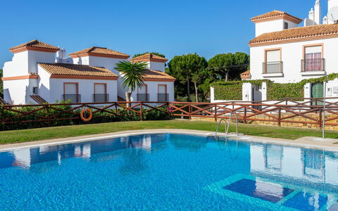 Las Lomas de Cabopino: Property, Swimming Pool, Building, Resort, House, Real Estate, Estate, Villa, Home, Apartment