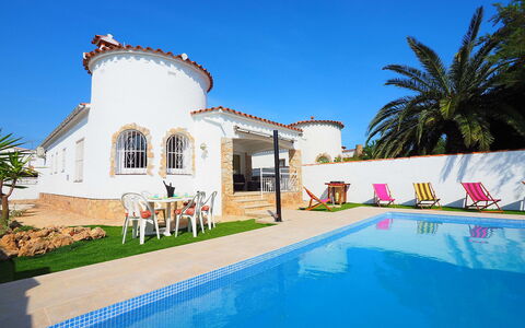 Alberes: Water, Plant, Sky, Property, Building, Azure, Swimming Pool, Tree, Architecture, Leisure