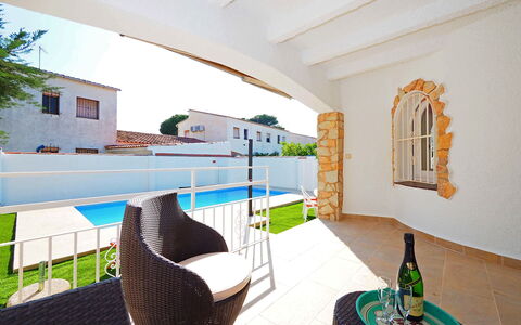 Alberes: Property, Plant, Sky, Building, Window, Shade, Interior Design, Architecture, Living Room, Outdoor Furniture