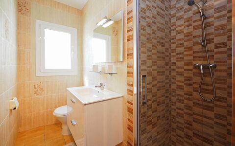 Alberes: Plumbing Fixture, Sink, Property, Tap, Shower Head, Bathroom, Wood, Shower, Interior Design