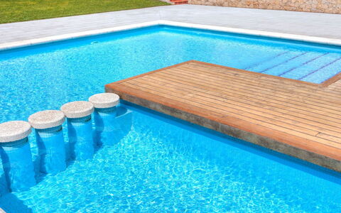 Gardenia: Water, Property, Blue, Azure, Green, Rectangle, Swimming Pool, Building, Plant