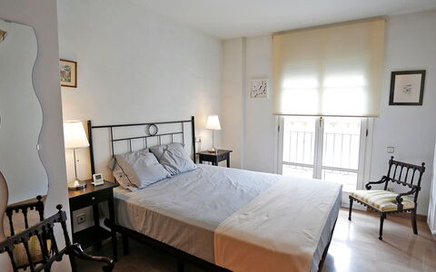 Cambrils Port: Furniture, Property, Building, Comfort, Azure, Wood, Bed Frame, Door, Lighting