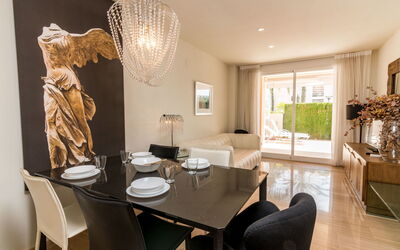 Accommodation:&nbsp;Golde Gardens 732.2
