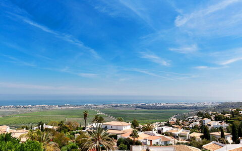 Villa Jilian: Cloud, Sky, Plant, Tree, Water, Body Of Water, Urban Design, Neighbourhood, Residential Area, Horizon
