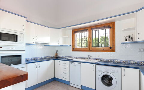 Villa Jilian: Countertop, Cabinetry, Property, Sink, Tap, Kitchen Sink, Kitchen, Kitchen Stove, Kitchen Appliance, Window