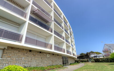 Quiberon 130: Plant, Property, Sky, Building, Architecture, Urban Design, Grass, Residential Area, Real Estate, Facade