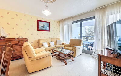 Accommodation:&nbsp;Kérabus 142.3