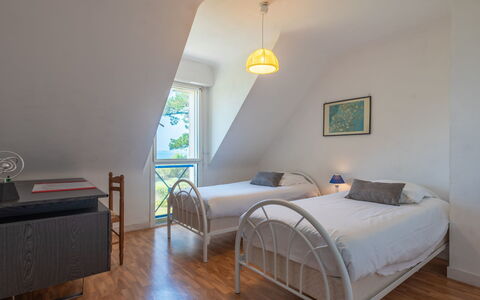 Maison Poul: Furniture, Property, Comfort, Window, Bed Frame, Wood, Interior Design, Shade, Bed, Flooring