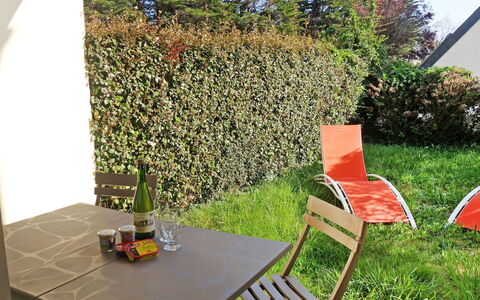 Plein Soleil: Table, Furniture, Plant, Property, Chair, Outdoor Furniture, Grass, Tree, Outdoor Table, Leisure