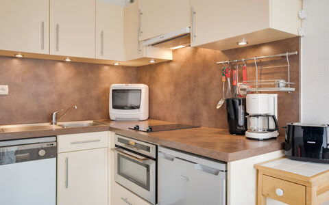 Carnac 180: Countertop, Cabinetry, Property, Furniture, Sink, Kitchen Appliance, Kitchen Stove, Kitchen, Drawer, Wood