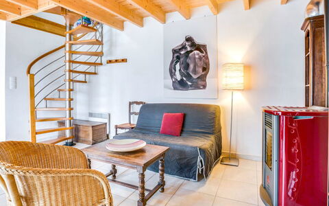 Courdiec: Furniture, Property, Building, Wood, Interior Design, Lighting, Architecture, Shade, Floor, Wall