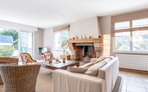 Maison Courlis: Property, Living Room, Room, Furniture, Interior Design, Building, Home, House, Floor, Coffee Table