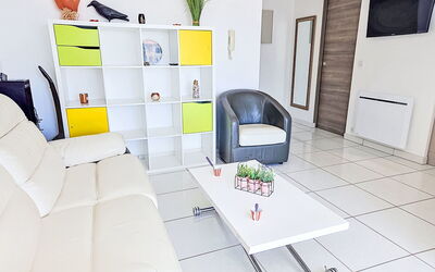 Accommodation:&nbsp;Le Victoria 122.10