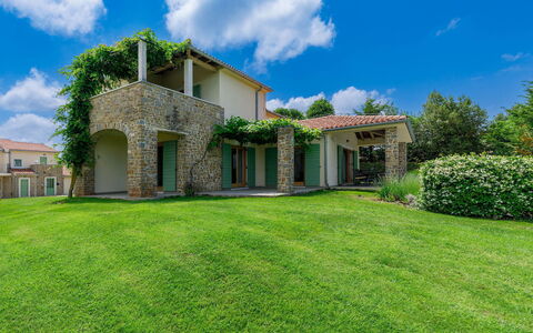 Remington: Cloud, Sky, Plant, Building, Window, Natural Landscape, Tree, House, Land Lot, Vegetation