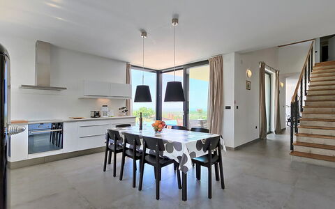 Anna: Room, Property, Building, Furniture, Floor, Interior Design, Dining Room, House, Table, Ceiling