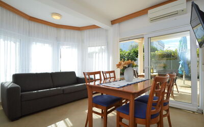 Accommodation:&nbsp;Sablić 100.2