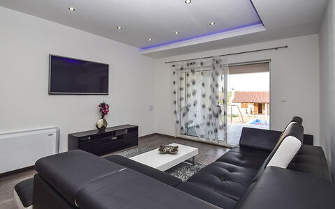 Julija: Room, Property, Furniture, Interior Design, Ceiling, Building, Floor, Living Room, Purple, Wall