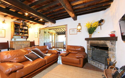 Casale Verciano: Living Room, Room, Property, Building, Furniture, Interior Design, Ceiling, Real Estate, Home, House