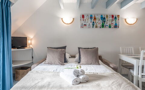 Les Pins: Furniture, Building, Property, Blue, Comfort, Azure, Table, Lighting, Wood, Textile
