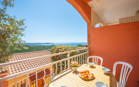 Cavalaire 605: Balcony, Villa