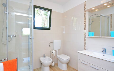 Fratrici: Mirror, Plumbing Fixture, Property, Bathroom Cabinet, Blue, Bathroom, Cabinetry, Purple, Sink