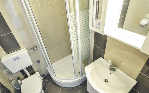 Novigrad (Zadar) 102: Mirror, Tap, Plumbing Fixture, Sink, Bathroom Sink, Property, Bathroom, Purple, Interior Design, Floor