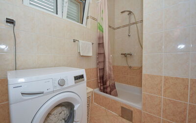 Accommodation:&nbsp;Mia 150.2