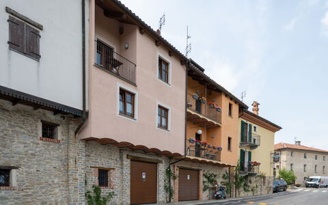 Maison des Roses: Balcony