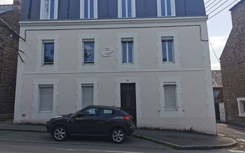 La Licorne: Wheel, Car, Vehicle, Window, Building, Sky, Automotive Exterior, Asphalt