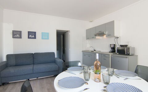 Accommodation:&nbsp;Le Petit Robinson 120.8