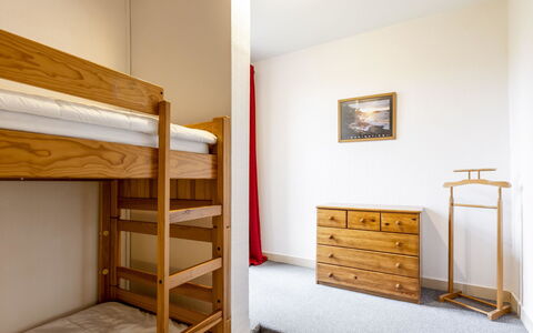 Dinard 120: Furniture, Cabinetry, Comfort, Wood, Building, Drawer, Interior Design, Wood Stain, Bed, Flooring