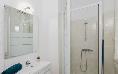 Accommodation:&nbsp;Le Petit Robinson 120.7