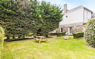 Accommodation:&nbsp;Le Petit Robinson 120.3