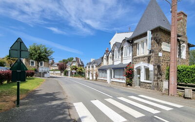 Dinard 120: Water, Plant, Building, Daytime, Property, Sky, Swimming Pool, Azure, Tree, Body Of Water