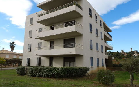 Lup - les Terrasses D'Alistro: Cloud, Plant, Sky, Property, Building, Window, Land Lot, Urban Design, Tree