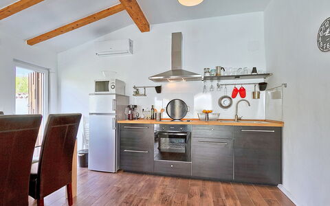 Ravan: Cabinetry, Countertop, Property, Furniture, Building, Kitchen Stove, Drawer, Wood, Lighting, Kitchen
