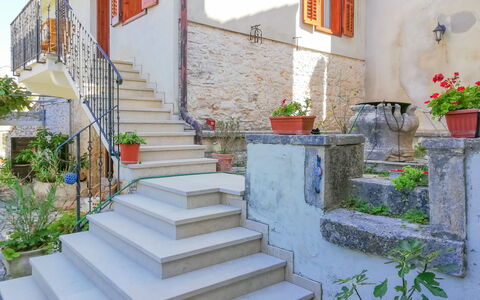 Pula Vodnjan 103: Plant, Building, Property, Flowerpot, Stairs, Window, Azure, Houseplant, Architecture, House